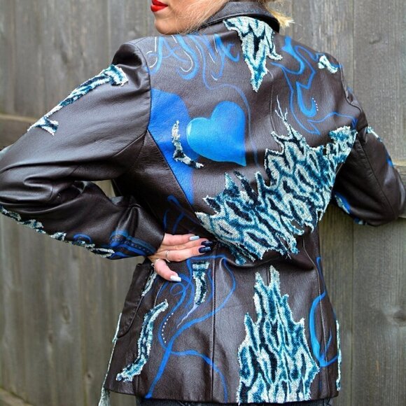 Vintage brown lambskin jacket; Hand painted, blue abstract unique hearts fringe - Picture 14 of 16